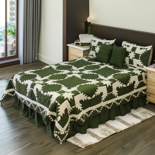 Green Feathered Star Quilt, Hand cut and Patchwork cotton fabric blocks.